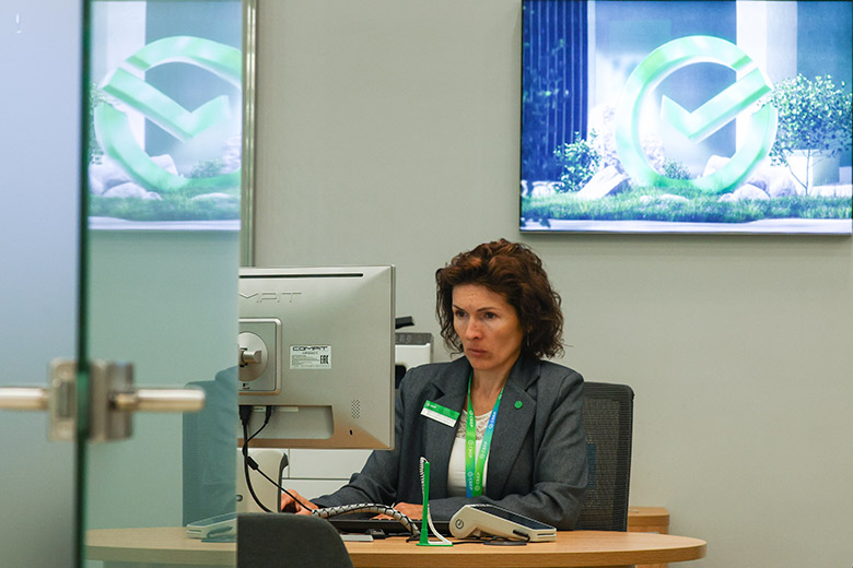 analitik-objasnil-pochemu-banki-otkazyvajut-rossijanam-v-kreditnyh-kanikulah-429dae7.jpg
