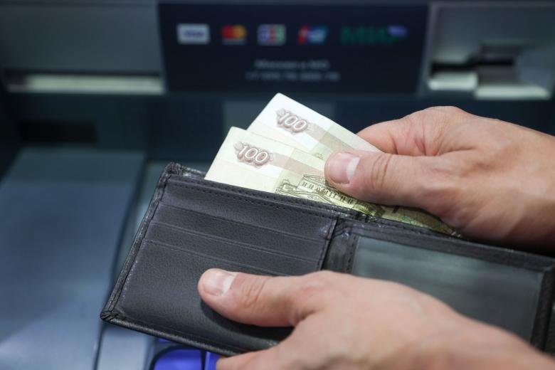ekspert-rasskazal-skolko-nalichki-nuzhno-imet-doma-i-v-koshelke-063b2bb.jpg