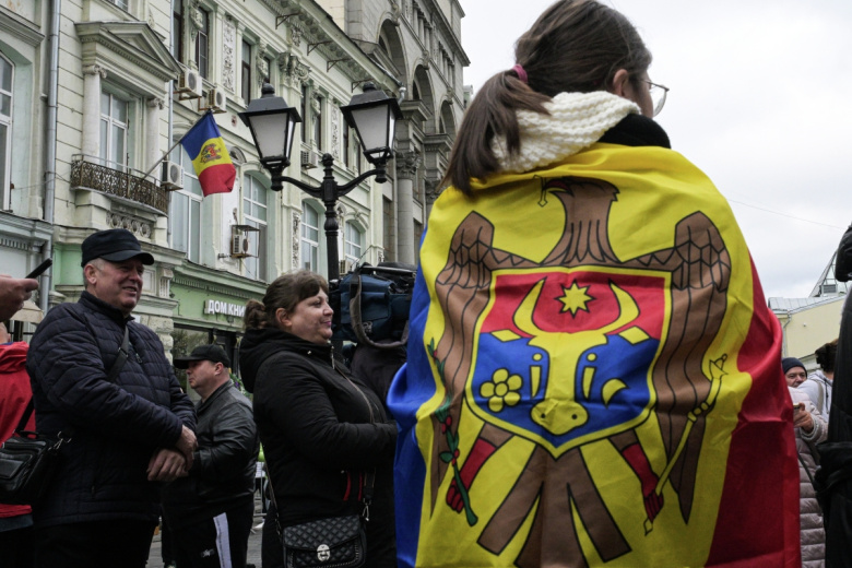 moldavskaja-diaspora-reshila-sogretsja-pod-smugljanku-na-vyborah-v-moskve-73d3a65.jpg