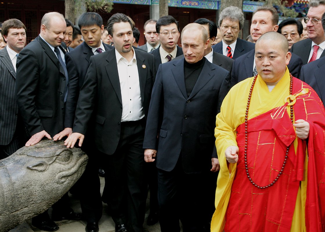 Президент России Владимир Путин и Ши Юн Синь в Шаолине, 2006 год