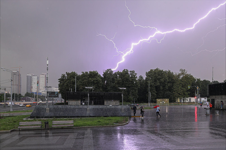 pogoda-v-moskve-v-pjatnicu-5-sentjabrja-shtorm-i-grad-zastanut-vrasploh-3f8739c.jpg