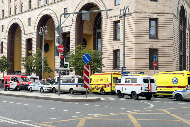 pojavilis-pervye-kadry-iz-centralnogo-detskogo-magazina-posle-vzryva-21beb9c.jpg