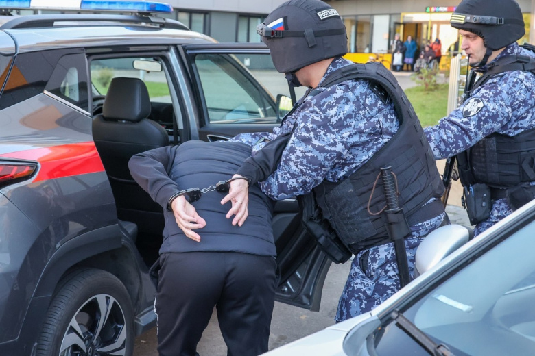 ustroivshego-krovavuju-ponozhovshhinu-v-centre-moskvy-zaderzhali-64268e7.jpg